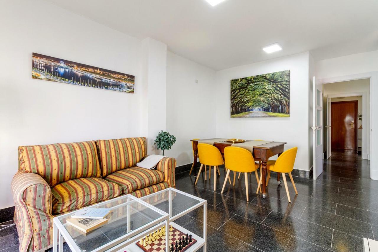 Spacious Centre In Apartment Málaga